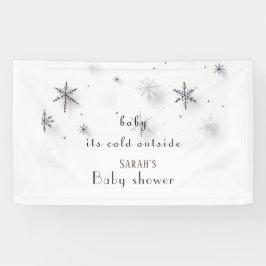 Lona bebe el frío fuera de la ducha bebé