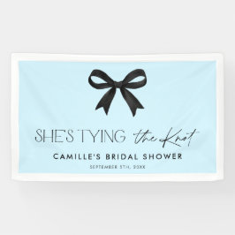 Lona Blue está atando la ducha de novia de Knot Bow