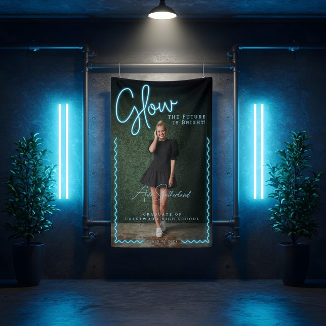 Lona Brillo El futuro es divertido Graduación de Neón A (Glow The Future is Bright Fun Blue Neon Graduation Banner)