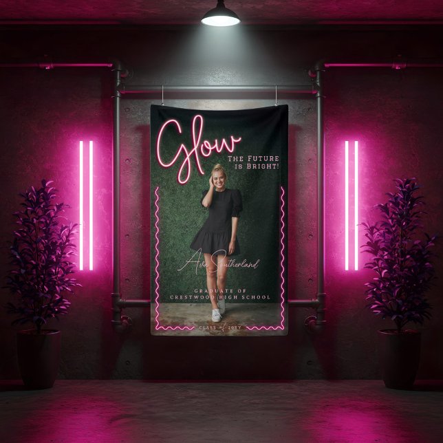 Lona Brillo El futuro es divertido Graduación de Neón R (Glow The Future is Bright Fun Pink Neon Graduation Banner)