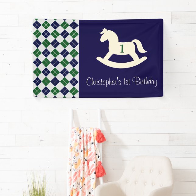 Lona Caballo de Balanço Preppy Argyle 1er Cumpleaños (In situ)