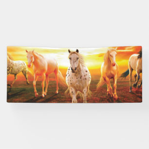 Lona Caballos al atardecer lanzando almohada