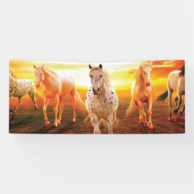 Lona Caballos al atardecer lanzando almohada (Horizontal)