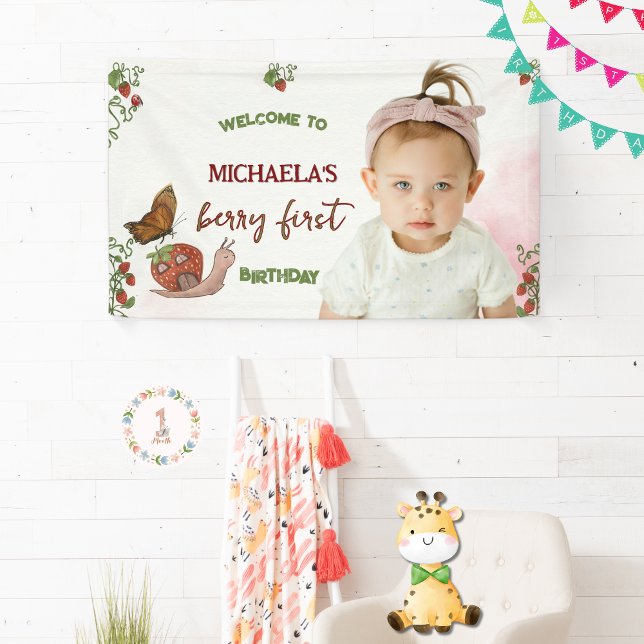 Lona Cartel de bienvenida para el primer cumpleaños de  (Custom Photo Strawberry 1st Birthday Welcome Sign )