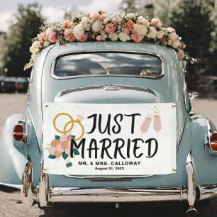 Lona Cartel de un auto retro de iconos recién casados