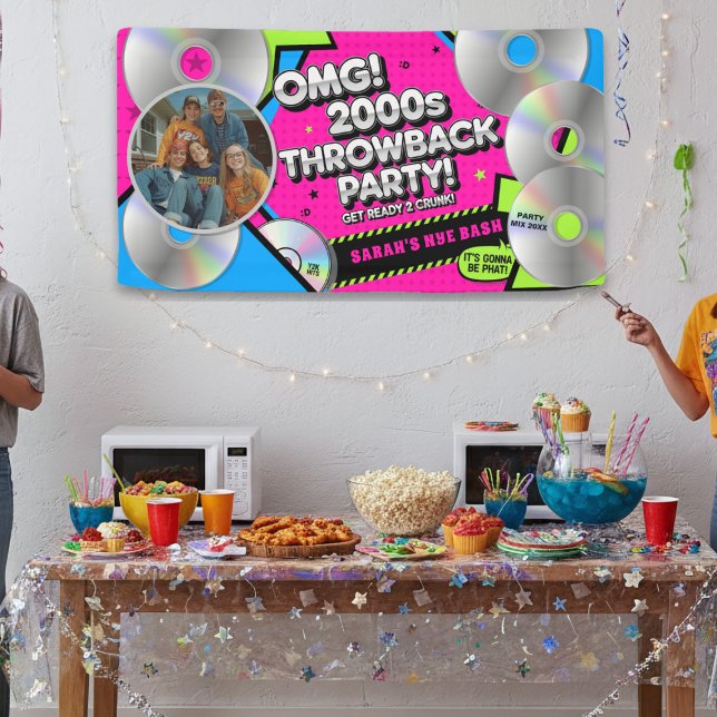 Lona Cartel Fiesta de retroceso de Año Nuevo retro de 2 (Fun and colorful banner for your 2000s Throwback Party. Add your name!)
