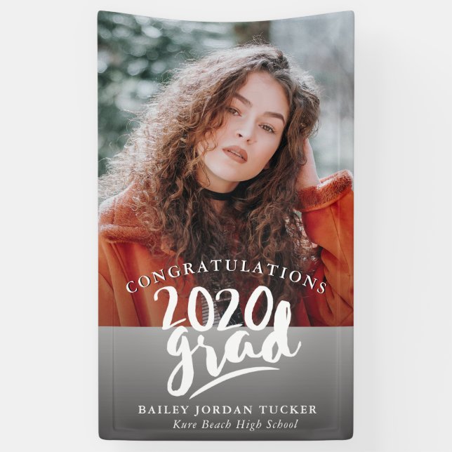 Lona Clase 2020 Graduación de fotos con membrete a mano (Vertical)