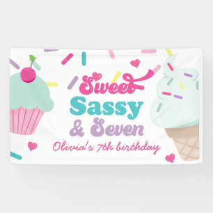 Lona Dulce Sassy y siete Cumpleaños de helado y pastel