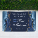 Lona Elegante Fiesta de Bat Mitzvah de la Armada Azul d<br><div class="desc">Elegante ágata azul marino y oro decora el lado de esta moderna pancarta de bienvenida Bat Mitzvah fiesta. El nombre de su hija está escrito en un hermoso guión formal bajo la Estrella de David. Perfecto para una moda, elegante familia judía celebrando la llamada de un chica a la Torá....</div>