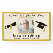 Elegante Graduación de Adultos de Oro 2025 Foto de