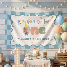 Es divertido ser un niño en su cumpleaños