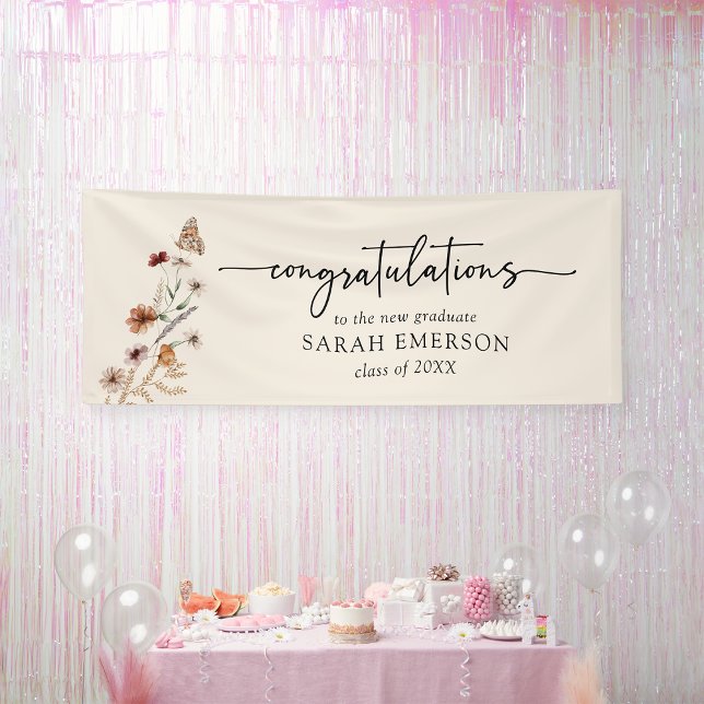 Lona Estandarte de graduación floral (Floral Graduation Banner with Butterfly by Painted Paperie
)