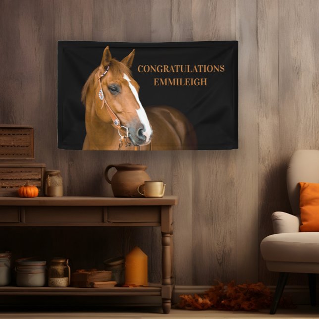 Lona Felicidades ecuestres negros de caballos marrones (Quarter-horse "Congratulations" banner.)