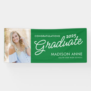Lona Felicitación de graduación verde con guión moderno