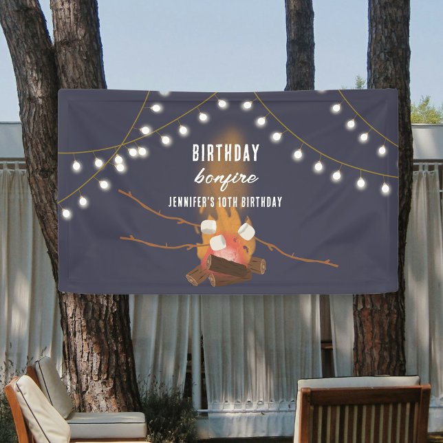 Lona Fiesta de cumpleaños de la Fogata al Aire Libre y  (Bonfire & Camping Outdoor Campfire Birthday Party Banner)
