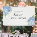 Lona Floral Azul Hydrangea Bridal Shower<br><div class="desc">Este cartel de ducha de matrimonio presenta un moderno diseño floral de color azul hidrangea acuática. Personalízalo con tu texto.</div>