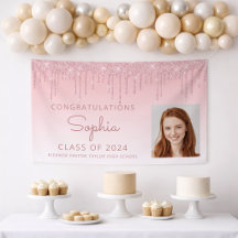 Foto de graduación con goteo de brillo rosa 2026