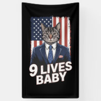 Gato en Suite con Cabello de Trump Bandera America