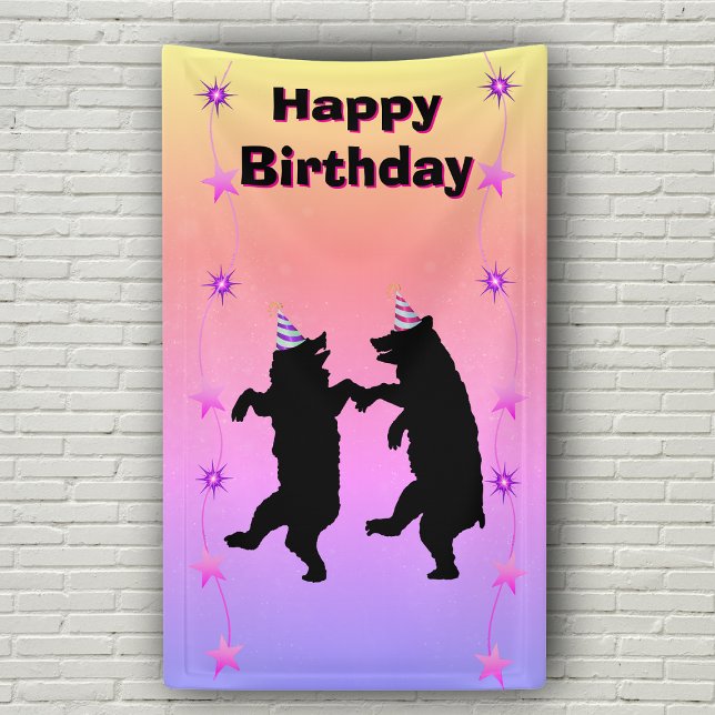 Lona Gorras de osos negros bailarines String Stars Cump (Dancing black bears in striped party hats pink stars on tri coloured Happy Birthday backdrop.)