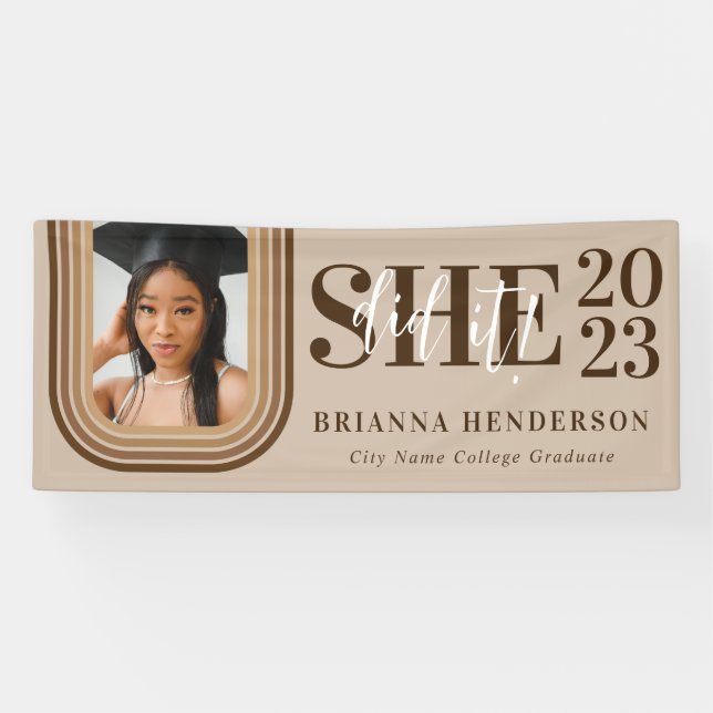 Lona Graduación moderna retro marrón y neutra (Horizontal)