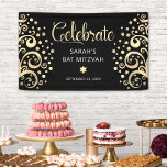 Lona Guión de Bat Mitzvah Black Relieve metalizado dora<br><div class="desc">¡Estén orgullosos, regocijaos y exhiban este hito de su Bat Mitzvah favorito! Cuelga este impresionante banner moderno, elegante y personalizado para añadir a su día especial. Árboles de Relieve metalizado de oro gráficos y abstractos con brillantes "hojas" de la Estrella de David y "hojas" de punto, junto con escritura de...</div>