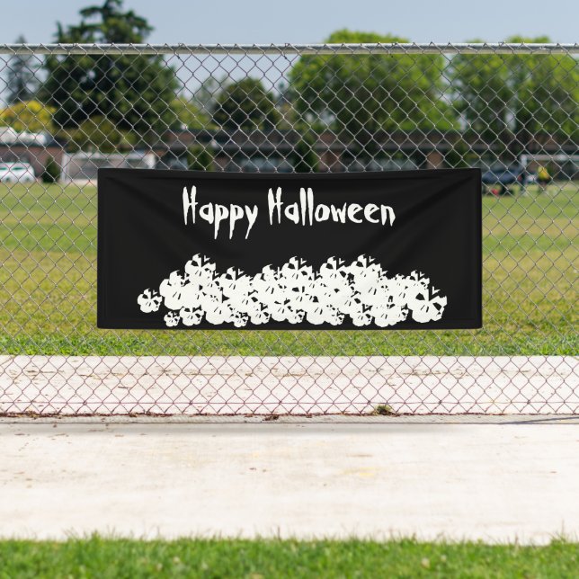 Lona Halloween calaveras blancas negras apilan texto pe (In situ)