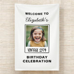 Lona Hito de cosecha de vintage Foto Keepsake cumpleaño<br><div class="desc">Esta vintage pancarta de fotos de cumpleaños celebra al invitado de honor en un estilo atemporal. Con una foto favorita, edad de personalizable y nombre, es ideal para una exhibición de cumpleaños que combina el encanto nostálgico con un toque personal. Diseñado para evocar la elegancia clásica, el diseño a menudo...</div>