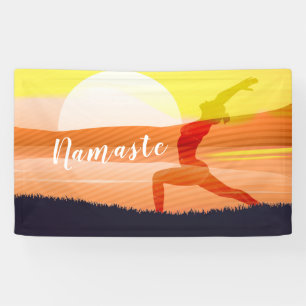 Lona Instructor de Yoga Saludo Sun Crescent Moon Pose