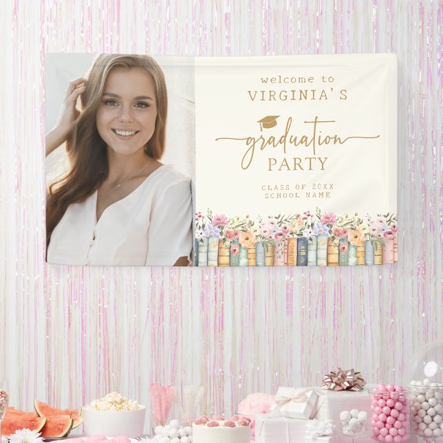 Lona Libros Florales Graduación (Floral Books Graduation Party Banner by Painted Paperie
)