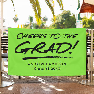 Lona Lime aplaude la graduación personalizada