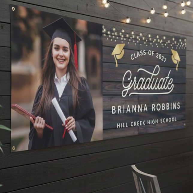 Lona Madera de Foto de Graduación Dorada con Letra Rúst (Subido por el creador)