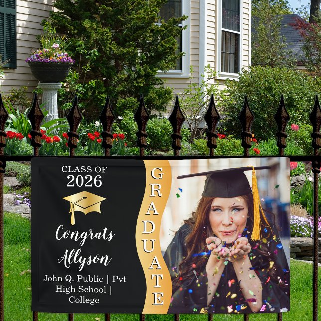 Lona Negro | Oro Felicitaciones Graduado Ola Foto (Classy Modern Black and Gold Tone "Graduate" Grad Cap Graduation Party Banner )
