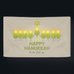 Lona Olive Hanukkah Menorah<br><div class="desc">Un grupo de aceitunas divertidas se reúnen para una sesión de fotos y forman una menorah para enviar un feliz saludo de Hanukkah.</div>