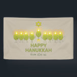 Lona Olive Hanukkah Menorah<br><div class="desc">Un grupo de aceitunas divertidas se reúnen para una sesión de fotos y forman una menorah para enviar un feliz saludo de Hanukkah.</div>