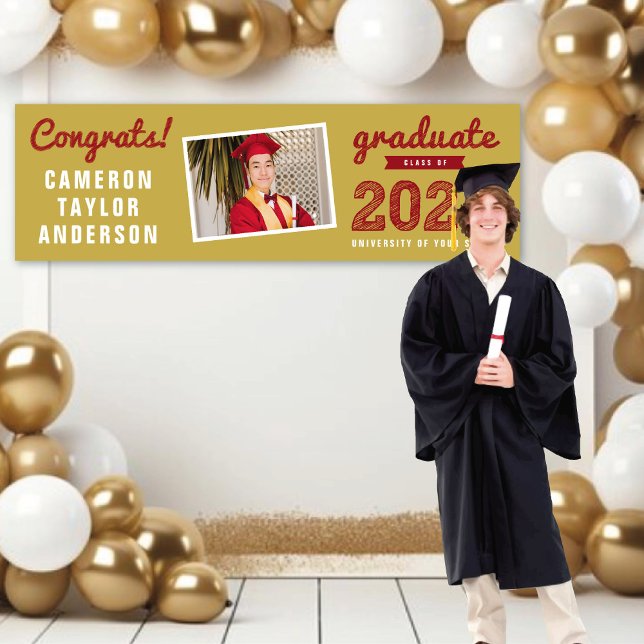 Lona Partido de Graduación de Fotografías de Red Sketch (2024 Gold And Red Sketch, One Photo Modern Graduation Party Banner @ www.zazzle.com/color_therapy)