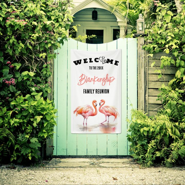 Lona Personalizado del corazón de la Reunión Familiar F (Welcome family with a fun vertical format reunion banner featuring two colorful flamingos.
)