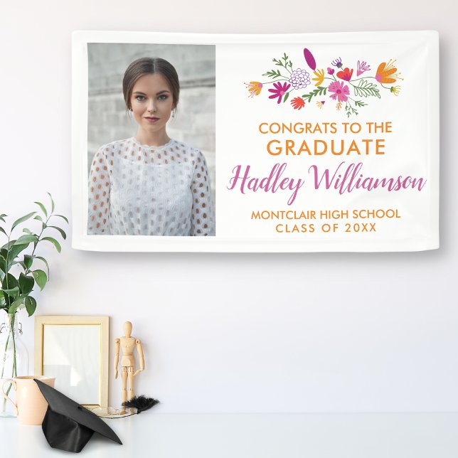 Lona Pretty Chic Floral Graduate Photo Graduation Party (Subido por el creador)