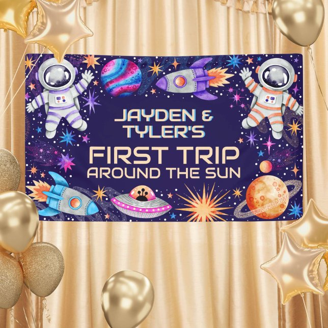 Lona Primer viaje de los gemelos por la galaxia del ast (Twins First Trip Around the Sun Astronaut Galaxy Banner)