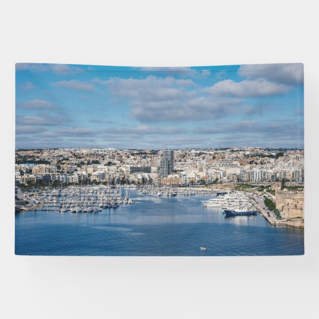Lona Puerto de Sliema con edificios modernos y barcos (Horizontal)
