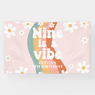 Lona Retro Arcoíris Nueve es una Vibe Daisy 9TH