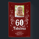 Lona Rojo 60 y Fabuloso Foliage 60th Birthday Photo<br><div class="desc">Banner fotográfico rojo 60 y fabuloso oliage 60. cumpleaños. 60 y texto fabuloso en escritura blanca a la moda con un nombre y follaje blanco sobre un fondo rojo oscuro. Personalízalo con tu foto,  tu nombre y la edad.</div>
