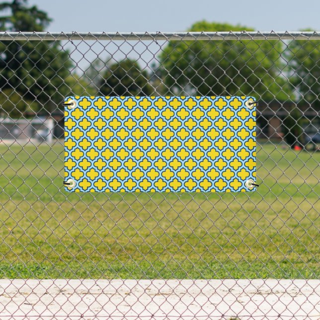 Lona Rojo azul amarillo y bebé, Entramado, Quatrefoil (in situ)