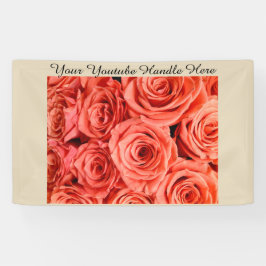 Lona Rosas Peach Backups vlogueando selfies en Youtube