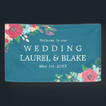 Lona Rosas rosas rosas | Azul profundo, bienvenido a nu<br><div class="desc">Banner de bienvenida floral para un boda en un azul cálido y profundo con arreglos florales en rosa y azul brillante.</div>