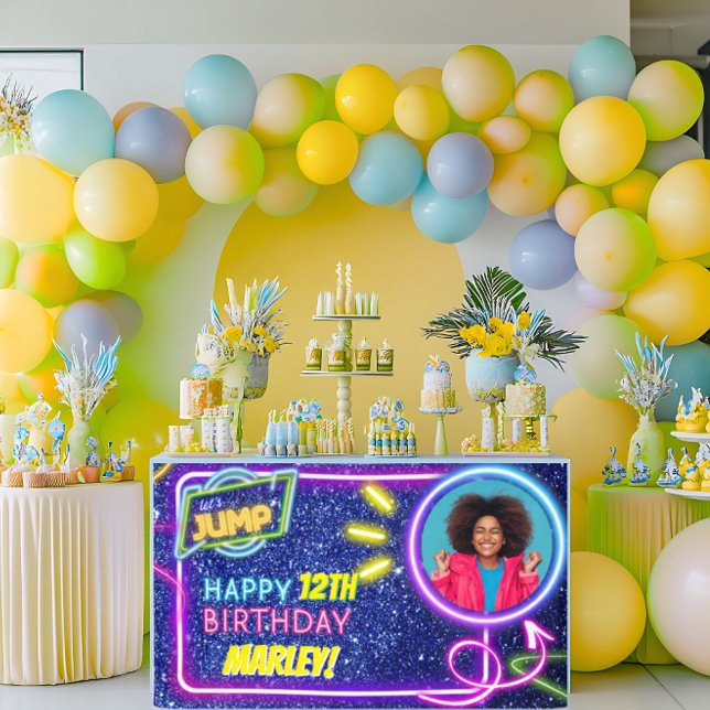 Lona Saltemos al Fiesta Bonza Neon Trampoline Park (Subido por el creador)