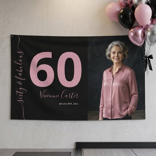 Lona Sesenta y Fabuloso Script Rosa Cumpleaños 60 (Sixty and Fabulous Script Pink 60th Birthday Party Banner)