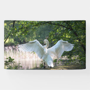 Lona Swan con alas extendidas