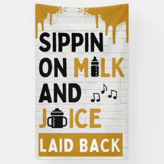 Lona Tomando leche y jugo Gold & Black Hip Hop