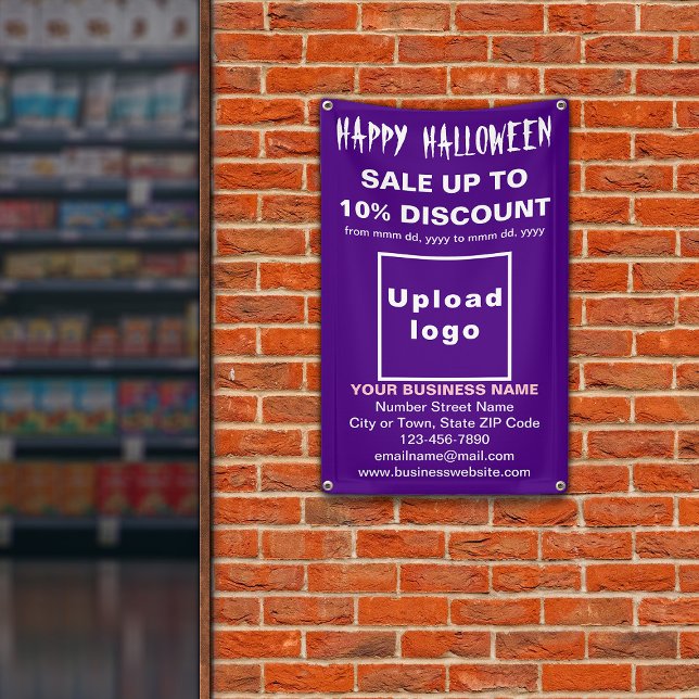 Lona Venta de negocios de Halloween en banner morado (Attract more customers this holiday. Business Halloween sale on purple banner.)