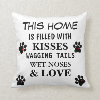 Los amantes del perro de la almohada mojaron las